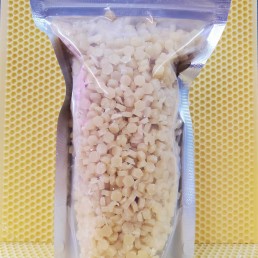 Pure Beeswax Pastilles (1/2lb / 227g) Pure Beeswax Pastilles (1/2lb / 227g)